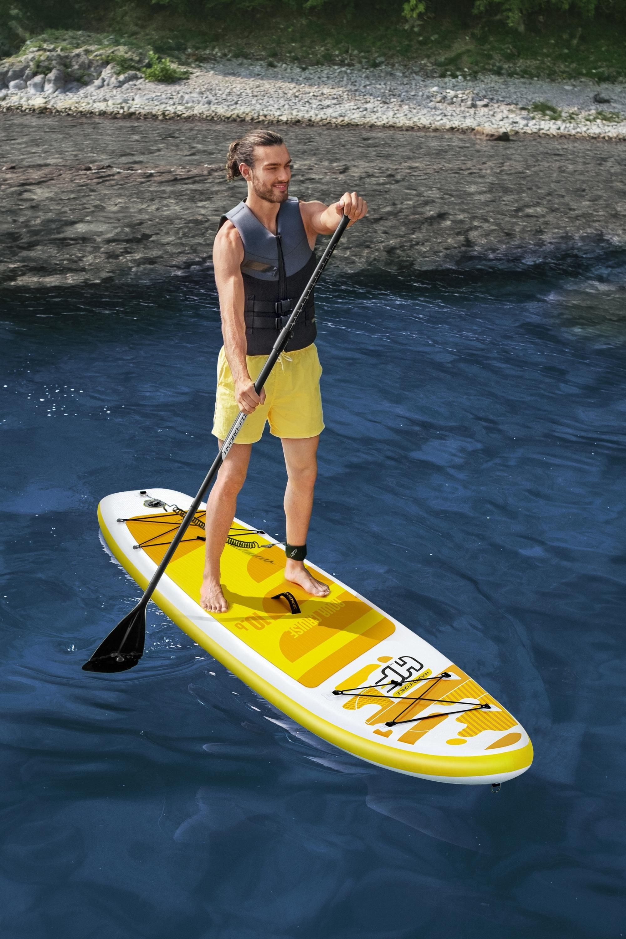 pan na paddleboardu s padlem sea hydrofoce paddleboardy karlin